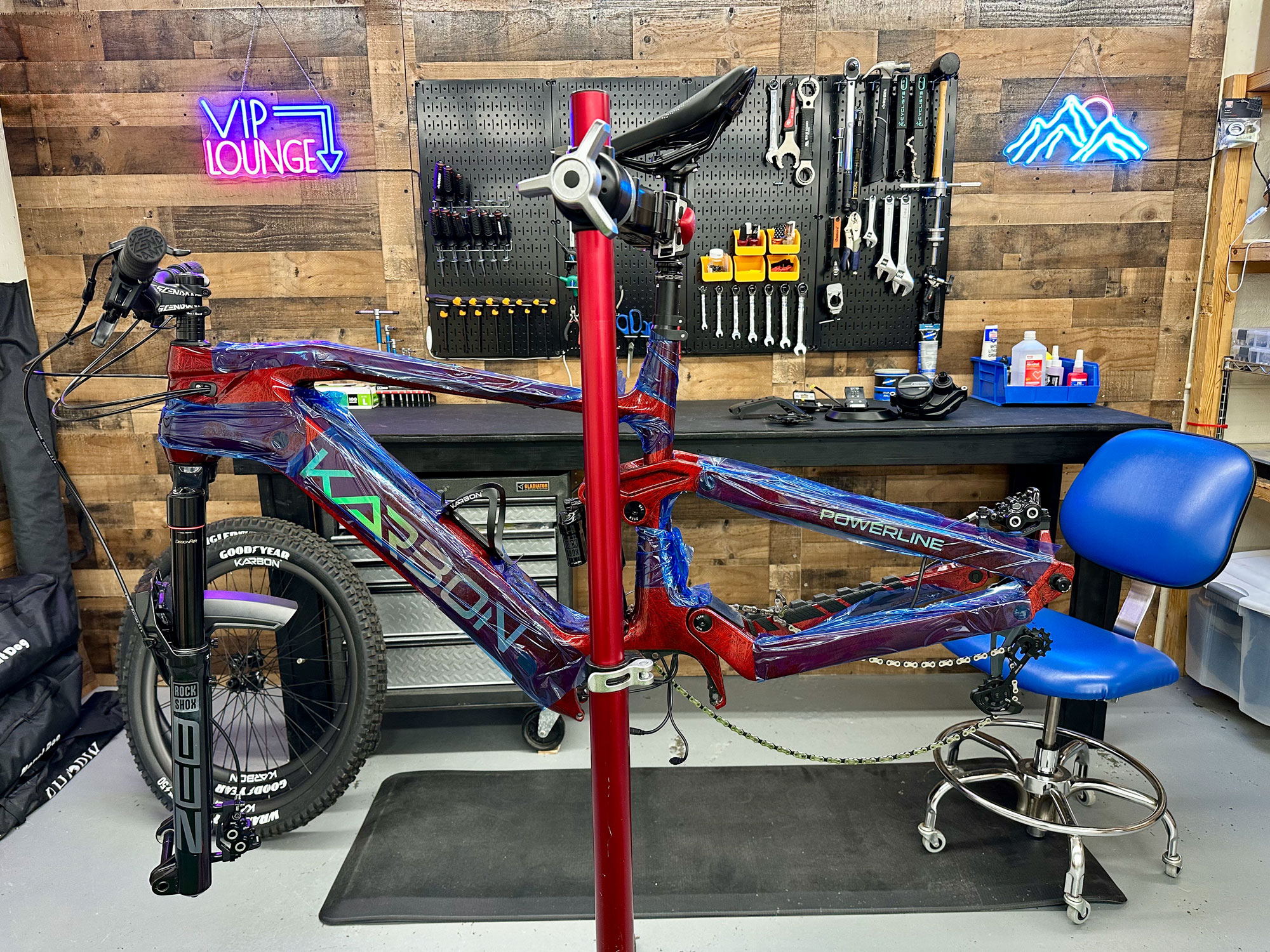 Karbon Bikes VIP Lounge Assembly Station